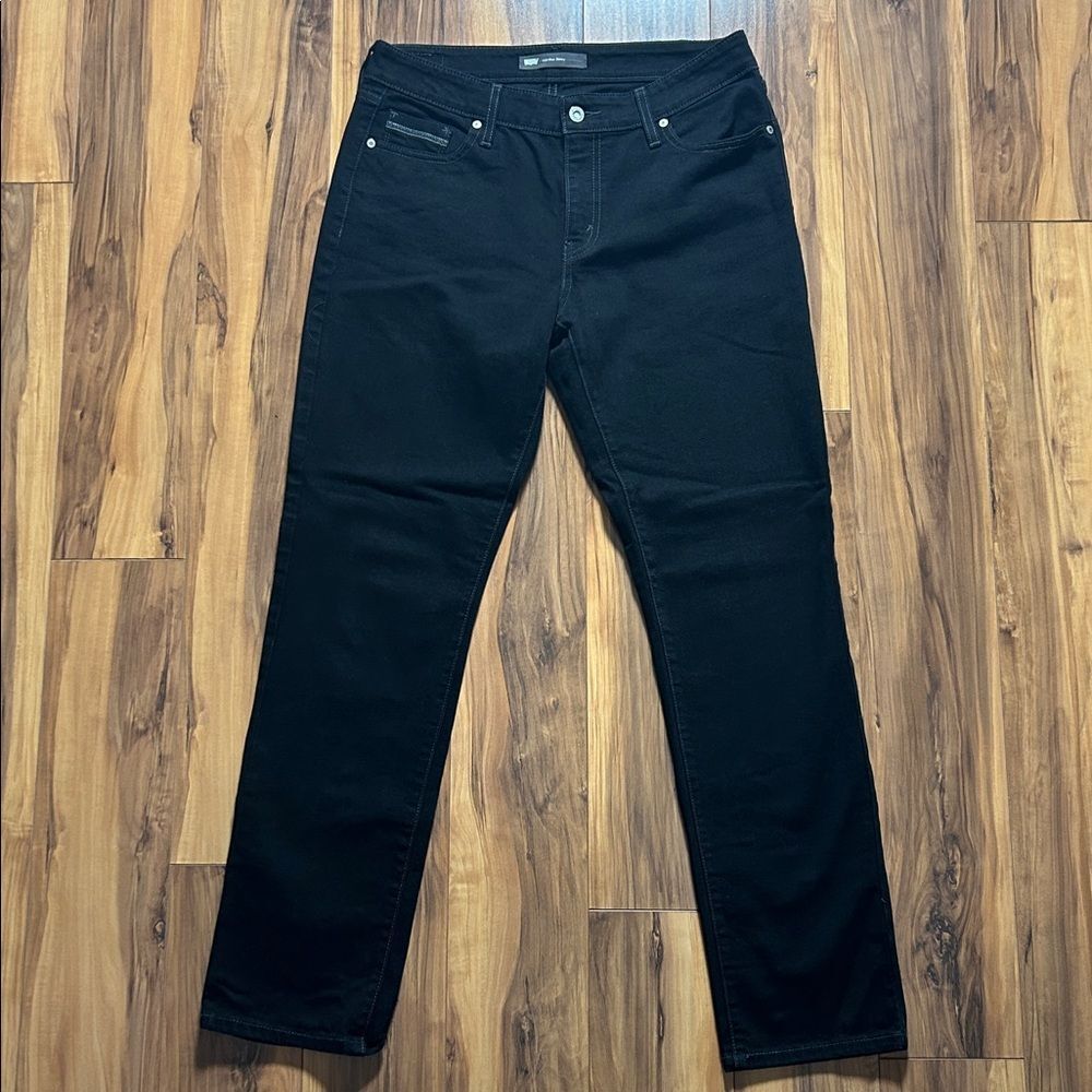 Like New Levi's Black Mid Rise Skinny Jeans - Picture 3 of 9